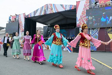 Оренбуржцы отметили День России